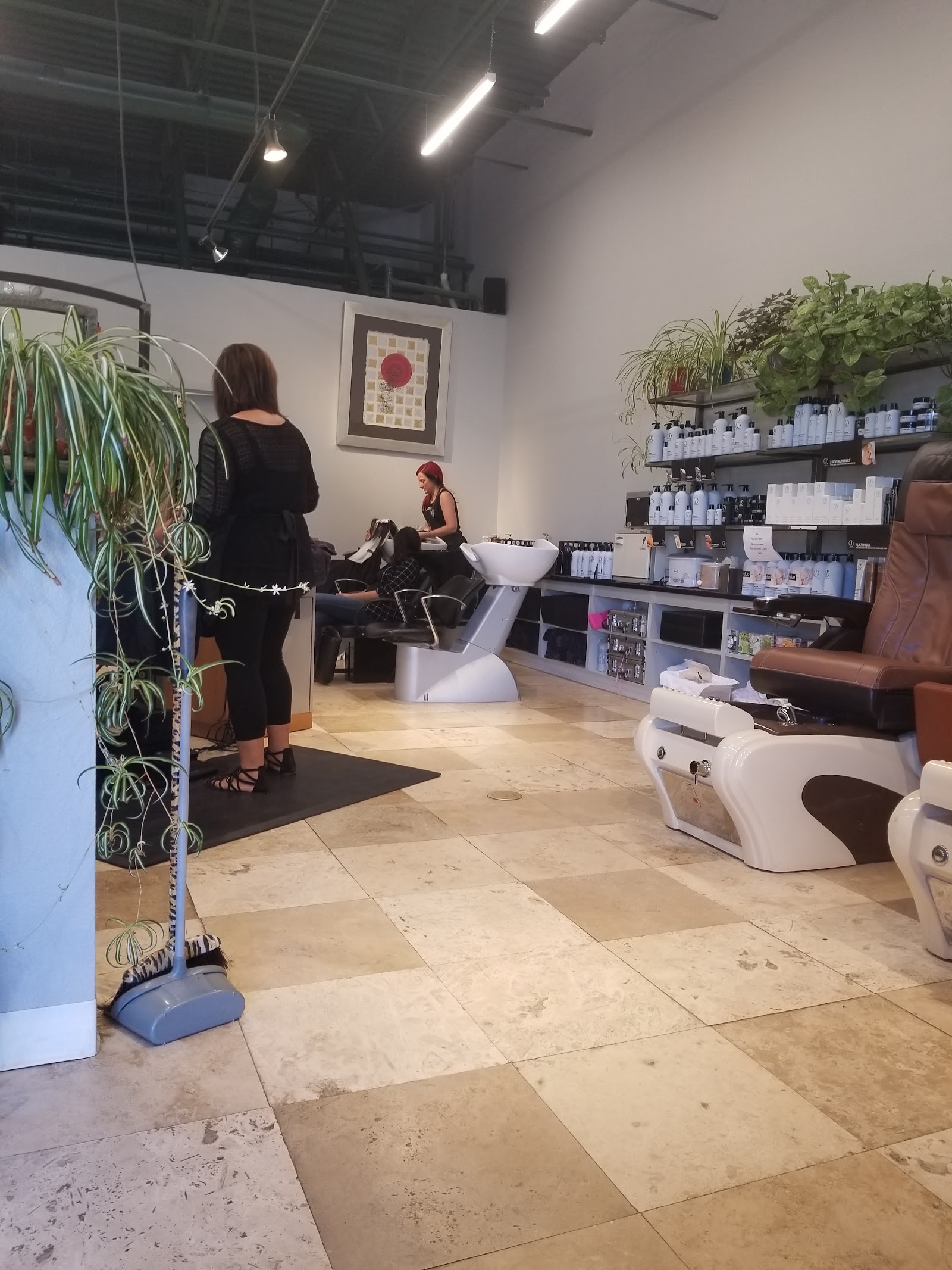Le Salon nail photo 1