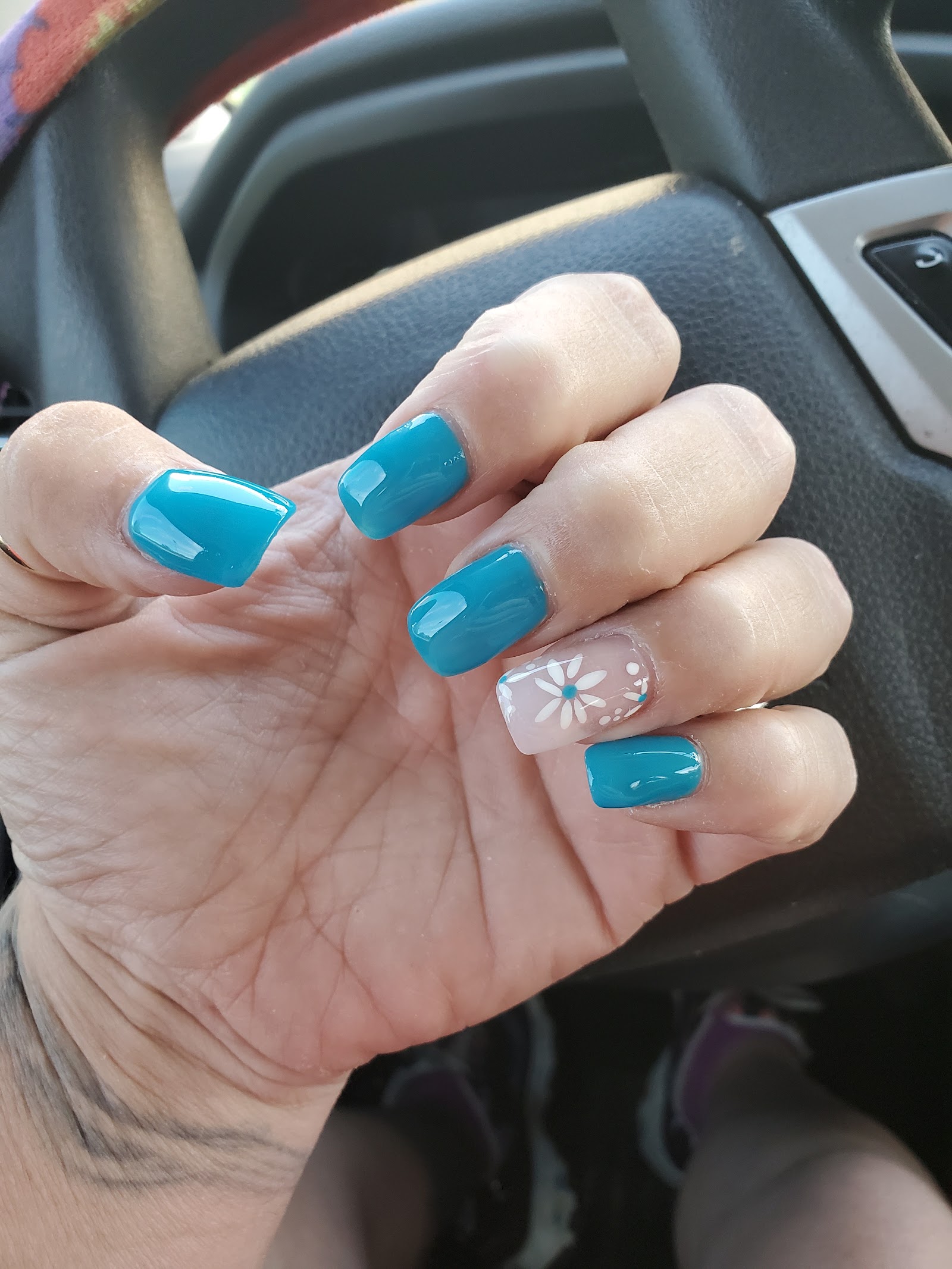 Le Salon nail photo 4